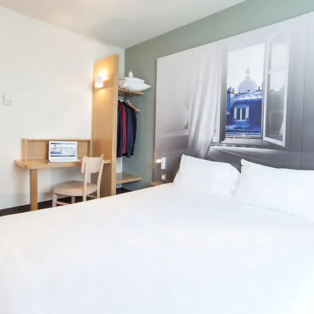 Hotel Paris Parc Des Expositions 3*