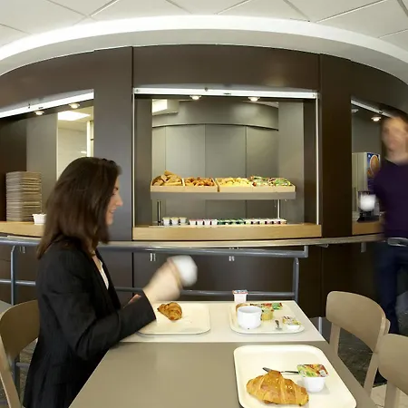 Hotel Paris Parc Des Expositions 3*